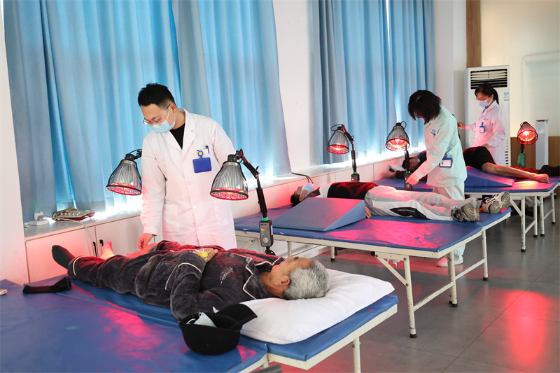 康复理疗科乔迁新址，升级临床物理治疗与康复设备，开启服务新篇章